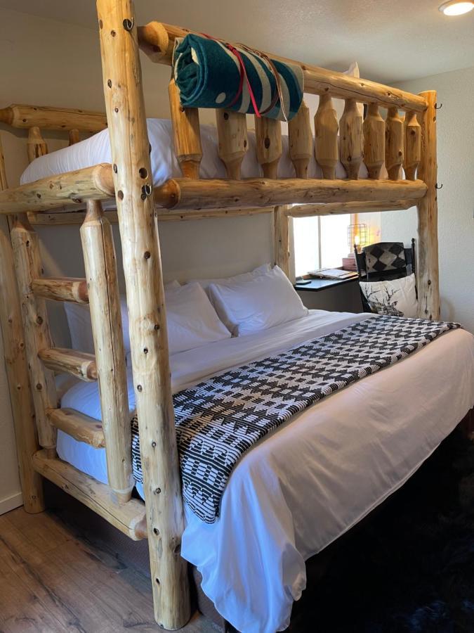 Yosemite Basecamp Hotel